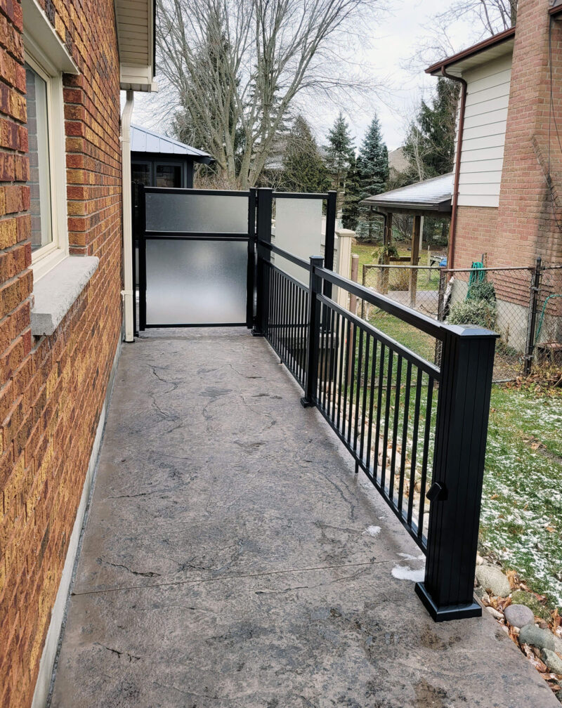 Aluminum Railing with Frosted Glass Gate