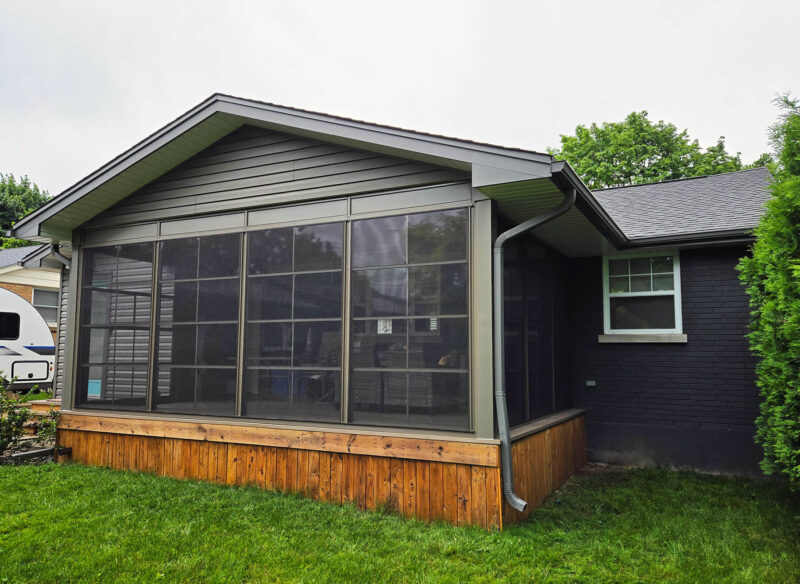 Enclosed Outdoor Screenroom